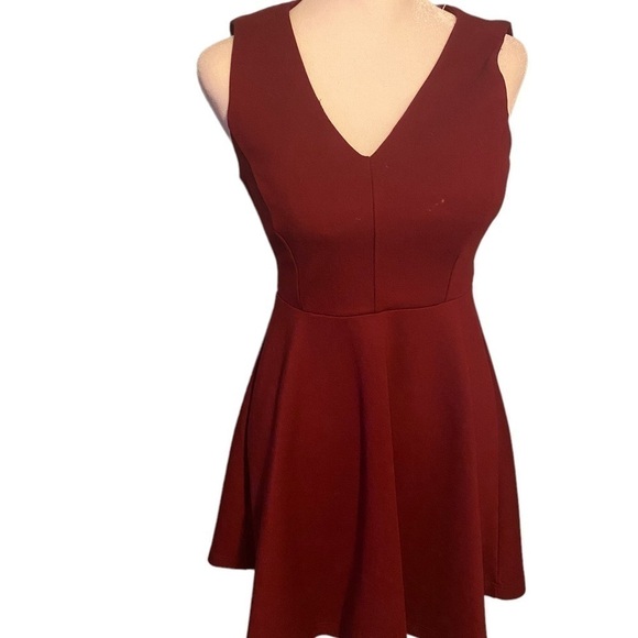 Lulus Dresses & Skirts - 𝅺lulus sleeveless dress size XS
